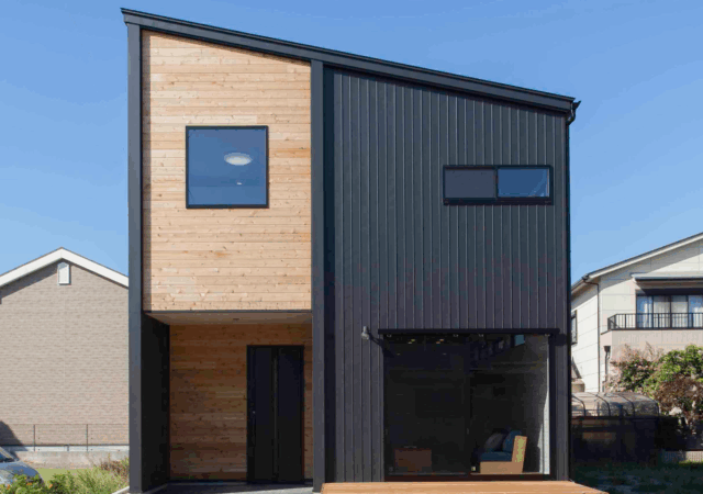 ガルバリウム鋼板とレッドシダーのお家【愛知県西尾市の注文住宅】