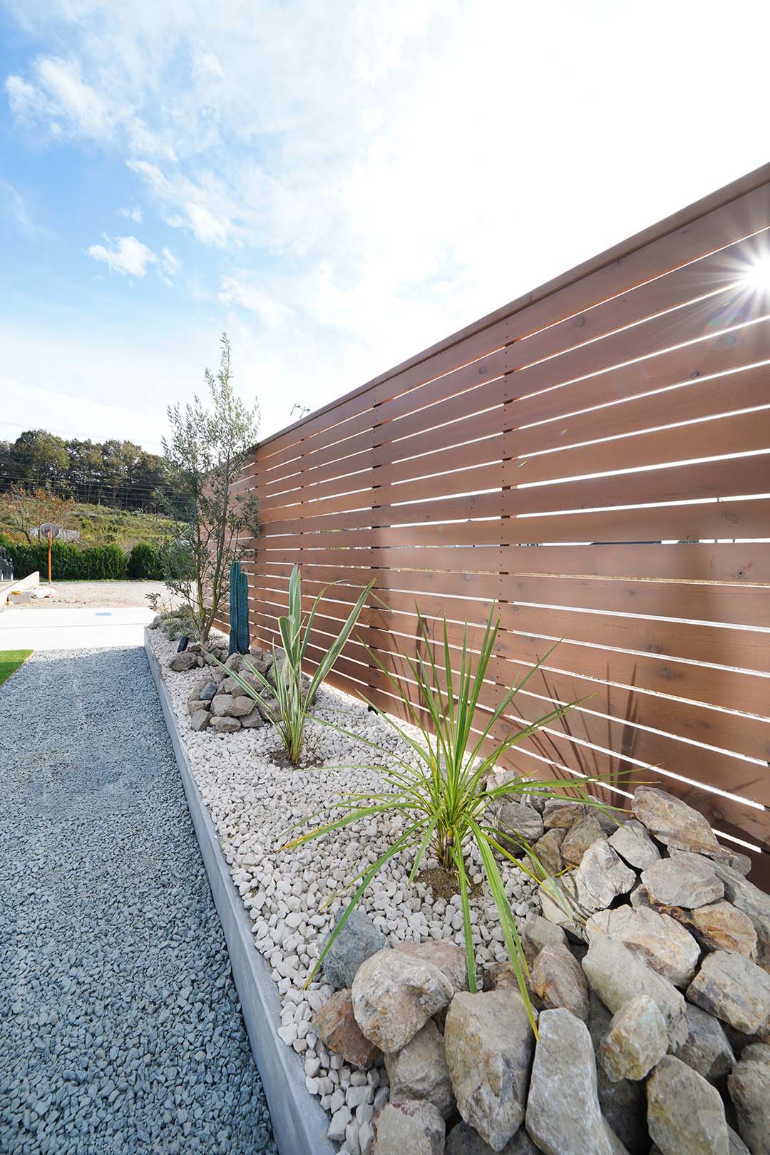 ドライガーデン　オージープランツ　外構
