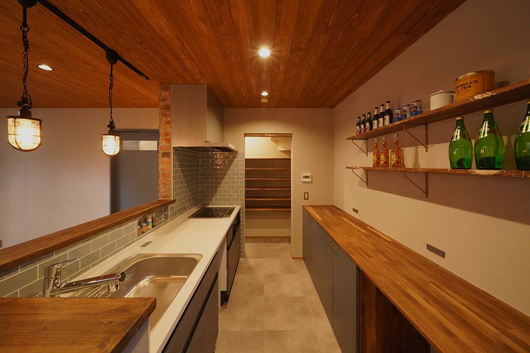 キッチン カウンター パントリー　造作