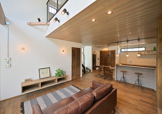 モスグリーンガルバのアウトドアガレージハウス【愛知県知多郡阿久比町の注文住宅】