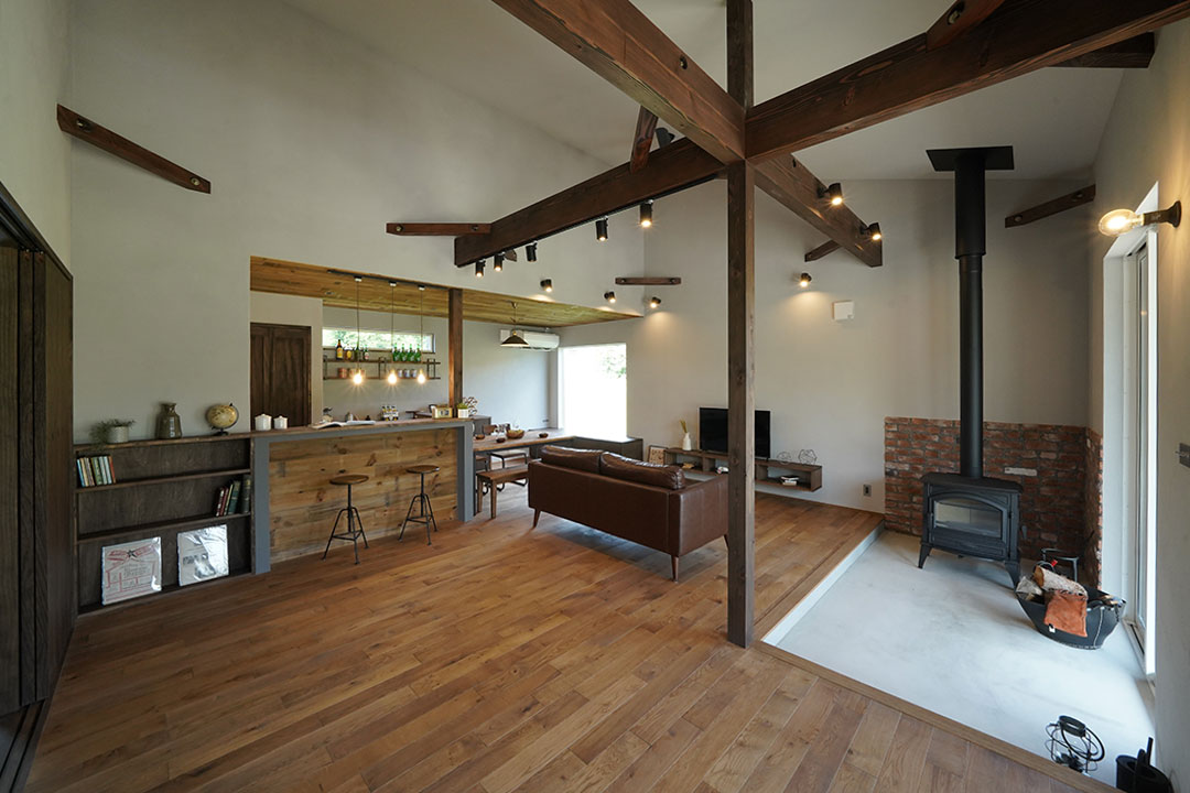 薪ストーブを楽しむ大人のヴィンテージフラットハウス【愛知県瀬戸市の注文住宅】