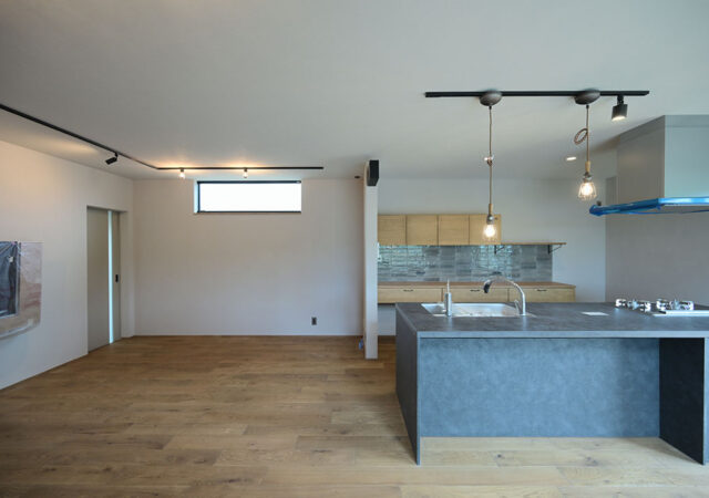 愛犬も快適に暮らせる薪ストーブのあるカリフォルニアスタイルハウス【愛知県豊橋市の注文住宅】