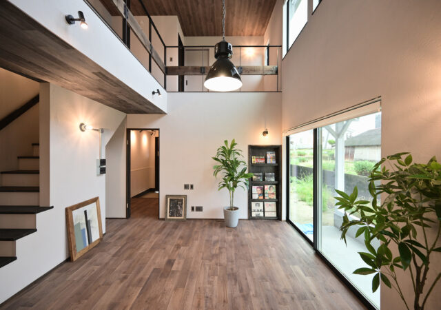 灯りと素材がつくる、無骨で心地いいヴィンテージスタイルハウス｜完成見学会｜安城市東端町