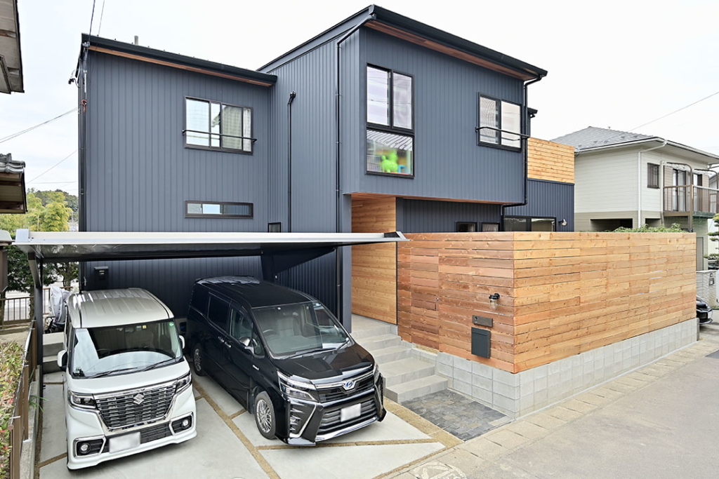 外観 ガルバリウム鋼板 レッドシダー